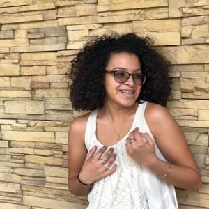 Meet your Posher, Dinora